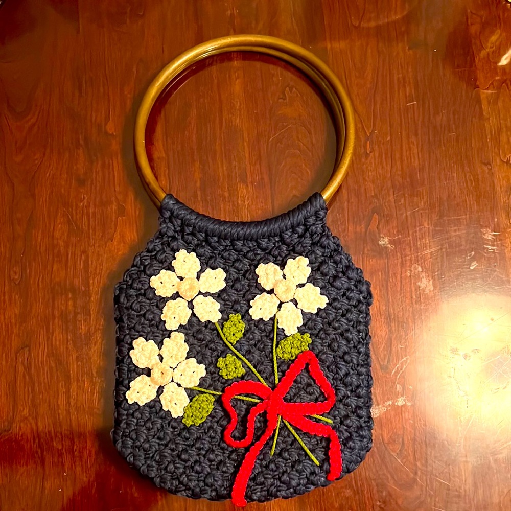 Vintage Hand Made Macrame Purse with Wooden Handles pattern c1978